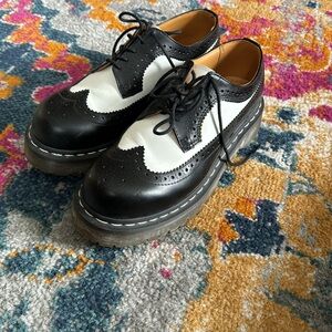 Dr Martin’s Black & White Wingtips!!!
